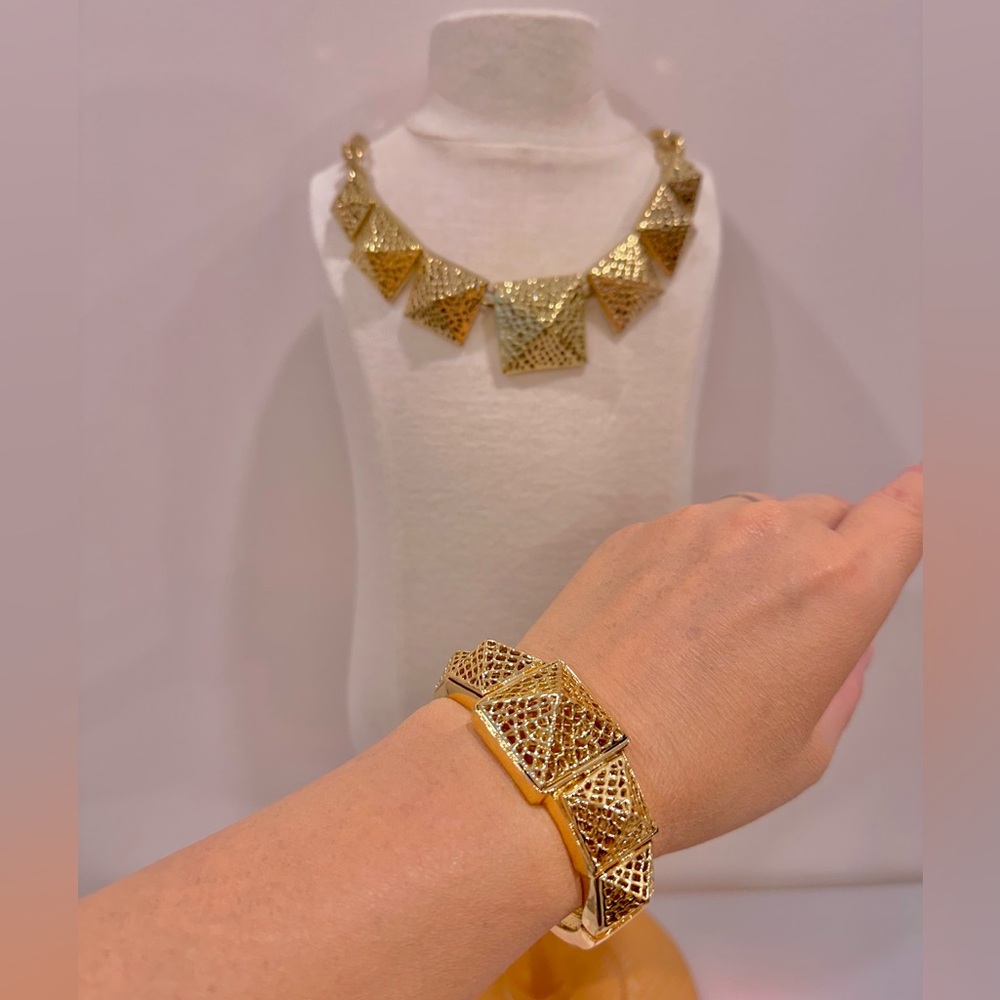 BCBGMAXAZRIA Gold-Tone Statement Necklace & Bracelet Set Perfect for Holidays